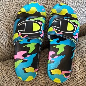 Kids slide sandals